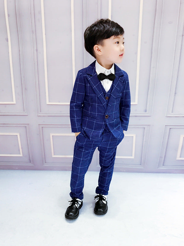 Boy´s 3-pieces suit M6 - Hallafa Boy's classic three-piece suit--the perfect option for any special occasion! Available in three great colors. · Material: Polyester 1.Please allow 2-3cm differences due to manual measurement. 2.As you know, the different computers display colors differently, the color of the actual item may vary slightly from the following images. #