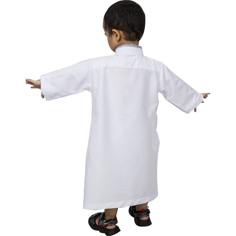 Boy´s Casual Embroidered White Thobe - Hallafa This boy´s white Thobe is casual with embroidery, and it features side pockets. · Material:polyester fiber Size Information: Note: 1. Please allow 2-3cm differences due to manual measurement. 2.As you know, the different computers display colors differently, the color of the actual item may vary slightly from the following images. #