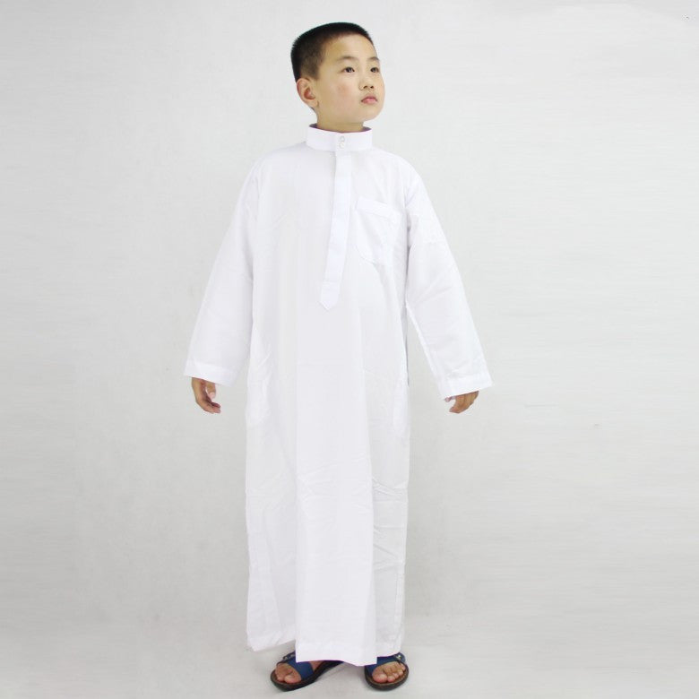 Boy´s White Thobe - Hallafa This basic white Jubba/Thobe is perfect for everyday wear and features a one-piece round curved collar with a front pocket. Crafted from cotton for a lightweight and comfortable feel. Note： 1. Please allow 2-3cm differences due to manual measurement. 2.As you know, the different computers display colors differently, the color of the actual item may vary slightly from the following images. #