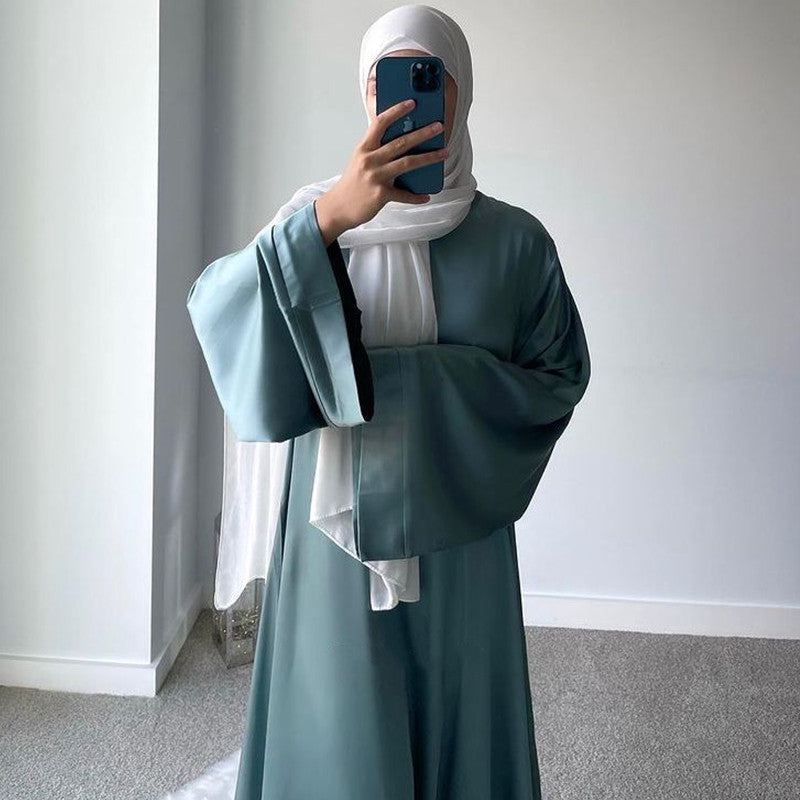 light green Closed loose Abaya with wide sleeves