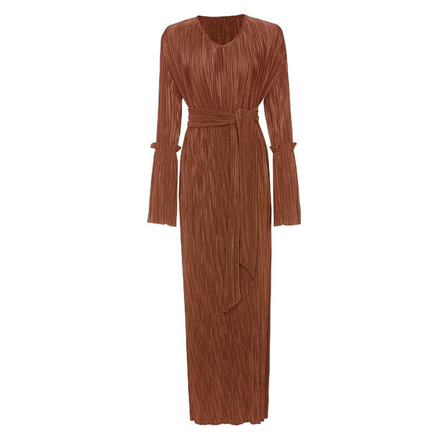 " Brown maxi dress with folds and trumpet sleeves."