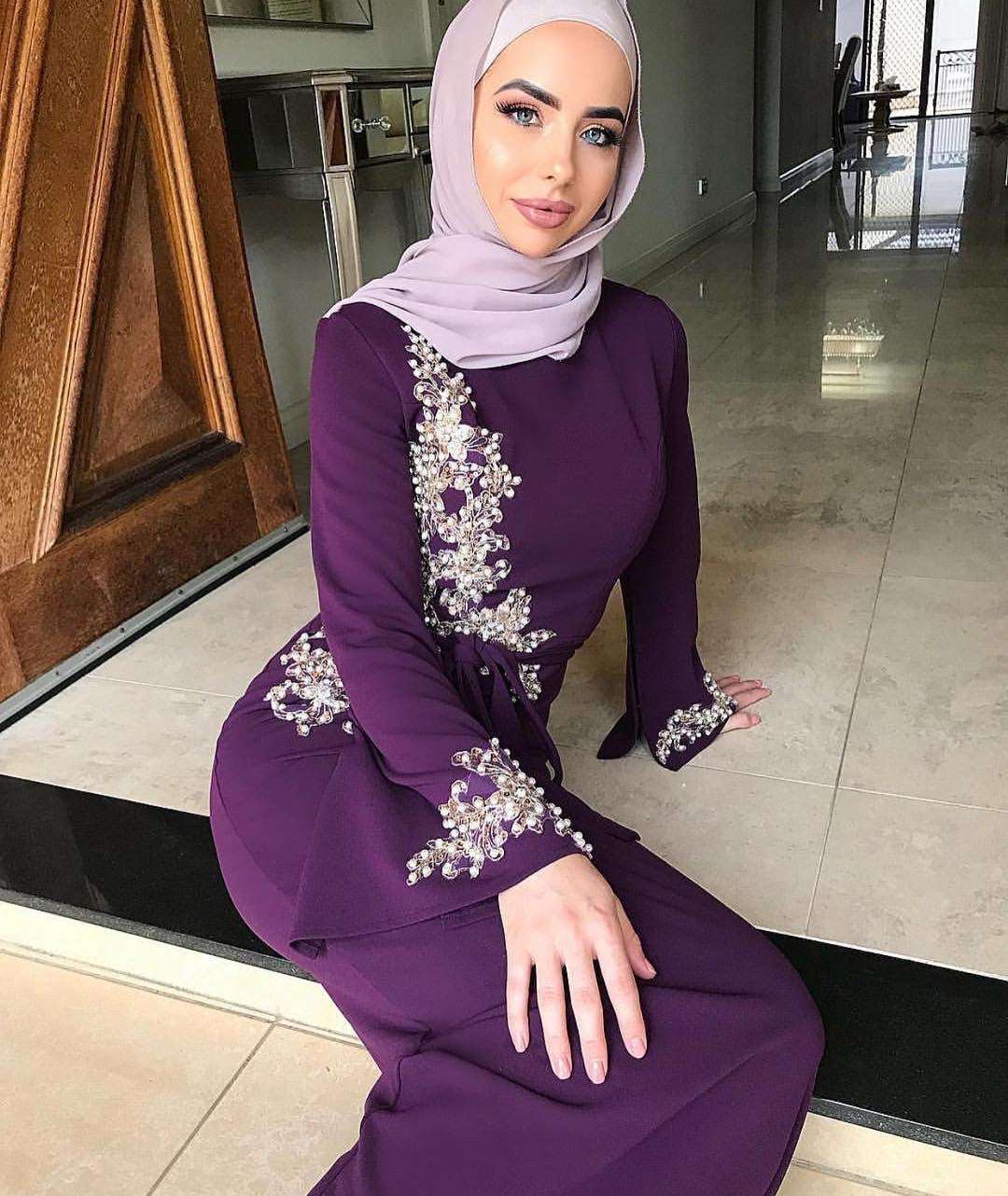 "Purple pearl embroidery maxi dress with long sleeves."