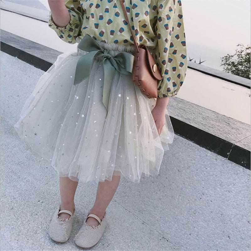 Girl´s Princess tulle skirt - Hallafa This sweet Girl's Princess tulle skirt with stars and a bow is perfect for any special occasion! · Color: Green, Gray, Pink · Material: Polyester fiber (polyester) Size chart: unit CM SIZE WAIST *2 LENGTH 90 20 30 100 21 31 110 22 33 120 24 36 130 25 39 140 27 41 #