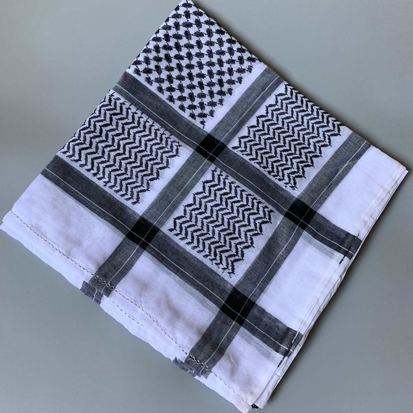 Muslim Headscarf| Keffiyeh - Hallafa This timeless Keffiyeh will complete any look. Choose from red, white, black, and white grid. Length (CM):140 Width (CM): 140 #