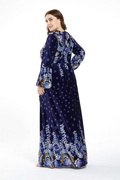 Patterned blue velvet Abaya - Hallafa Ladies' Abaya/long dress in beautifully patterned blue velvet. Loose-fitting sleeves add a touch of elegance - it's so soft and airy! · Main fabric composition: polyester fiber (polyester) The content of the main fabric component: 81%-90% · Color: dark blue 1.Please allow 2-3cm differences due to manual measurement. 2.As you know, the different computers display colors differently, the color of the actual item may vary slightly from the following images. #